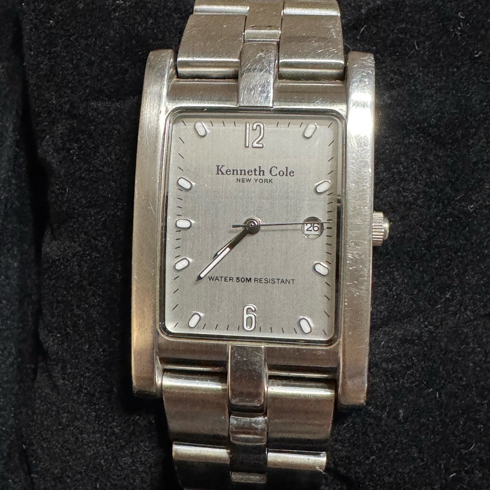 KENNETH COLE NEW YORK KC3227 SILVERTONE QUARTZ WATCH 7" SM/MED BAND NO BOX